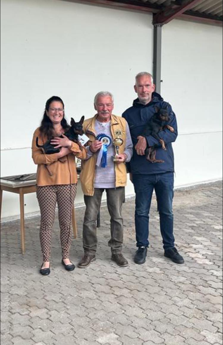 Alminoris Ronaldo Cristiano und Sangre Caliente Nando